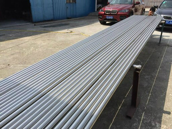 Stainless steel pipe display